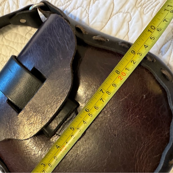 New leather saddle purse . Hand made high end leather . - Picture 5 of 8